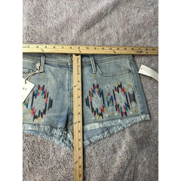 Roxy Blaze Gemoetric Embroidered Boho Festival Cut Off Raw Hem Shorts Size 11 - Picture 13 of 16